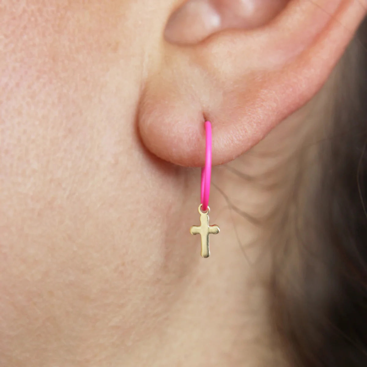 Mono Earring with 18kt gold cross and painted silver hoop - Moregola Fine Jewelry