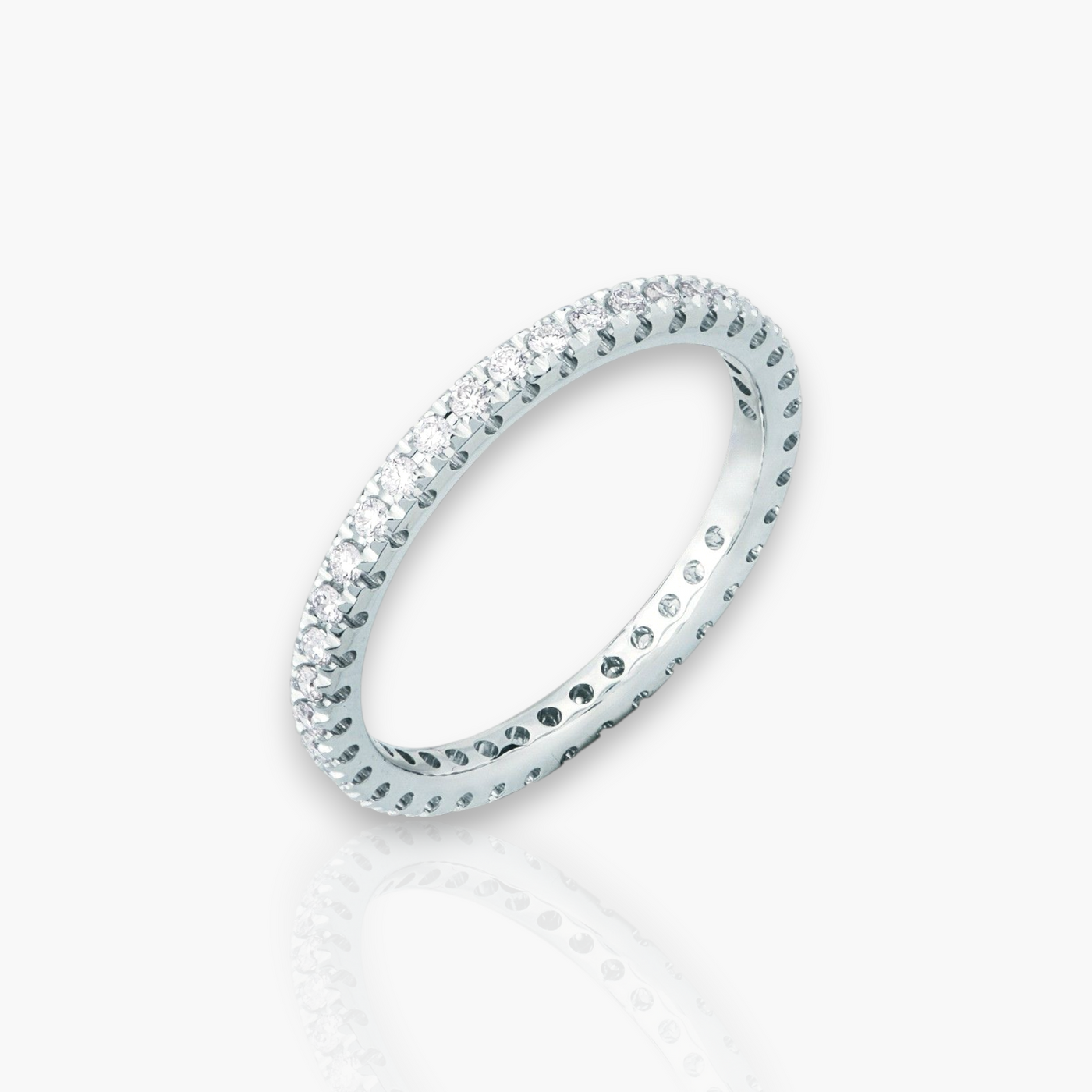 18kt Weißgold Memoire Ring (Diamantgrößen: 0.41ct - 1.64ct)