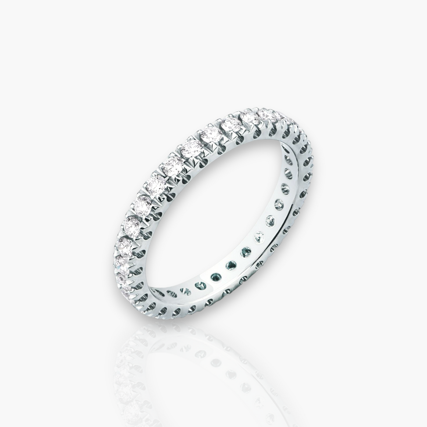 18kt Weißgold Memoire Ring (Diamantgrößen: 0.41ct - 1.64ct)