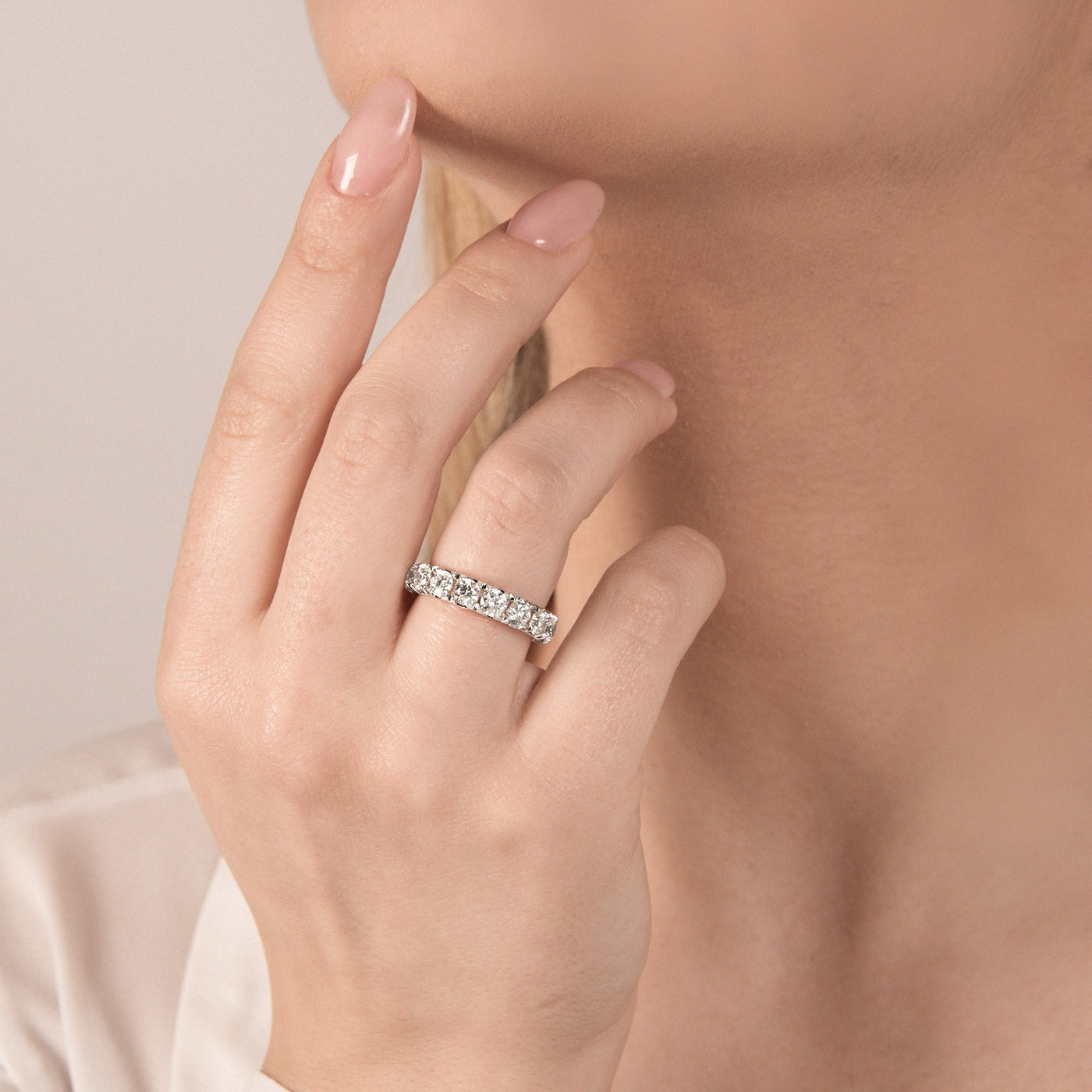 18kt Weißgold Memoire Ring (1.55ct - 3.25ct)