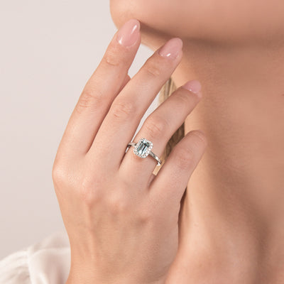 0.80ct Aquamarine Ring im Emeraldschliff