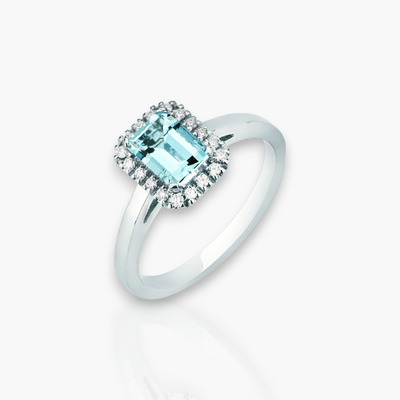 0.80ct Aquamarine Ring im Emeraldschliff