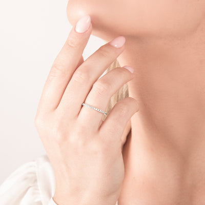 18kt Weißgold Memoire Ring (Diamantengrößen: 0.28ct - 1.68ct)
