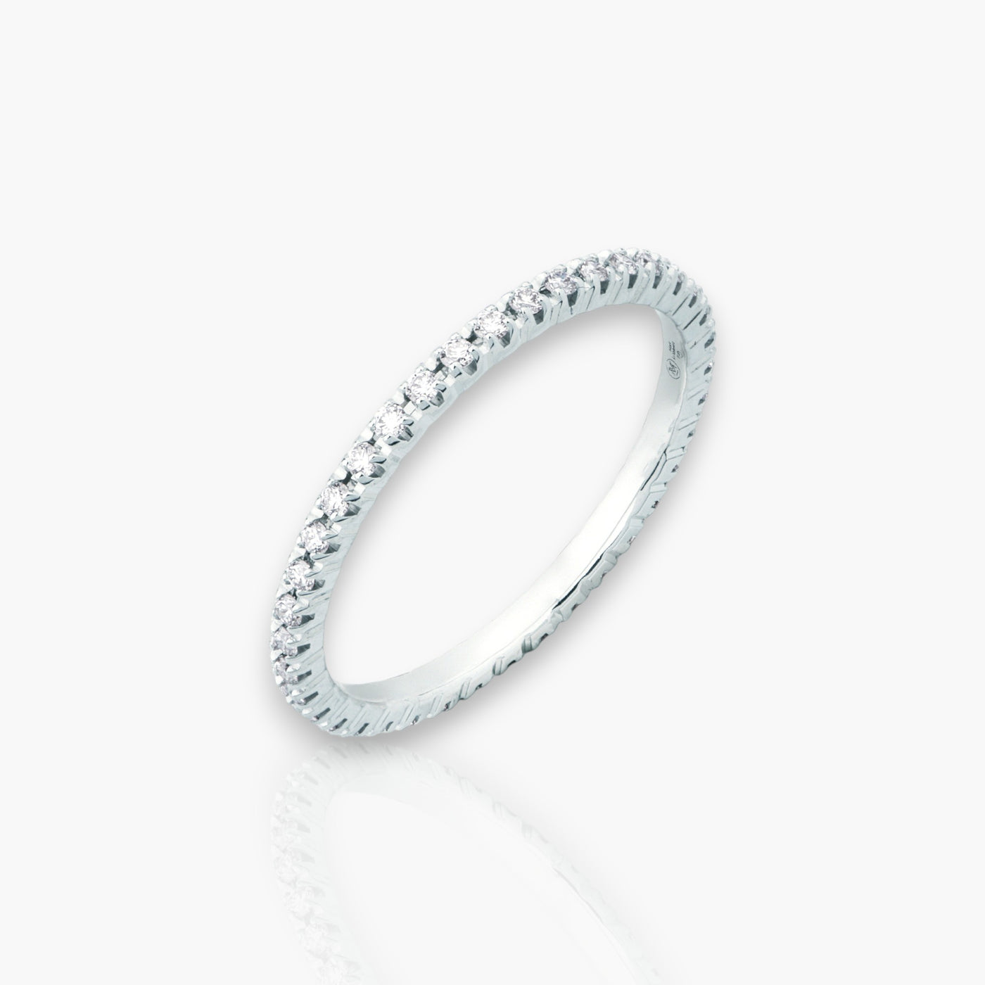 18kt Weißgold Memoire Ring (Diamantengrößen: 0.28ct - 1.68ct)