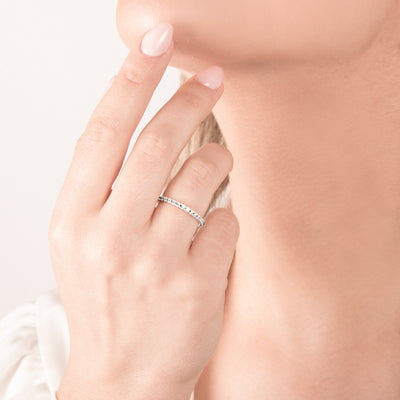 18kt Weißgold Memoire Ring (Diamantengrößen: 0.28ct - 1.68ct)