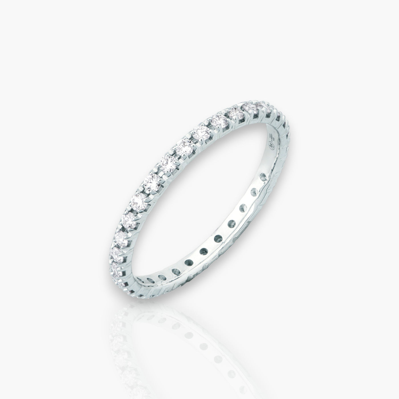 18kt Weißgold Memoire Ring (Diamantengrößen: 0.28ct - 1.68ct)