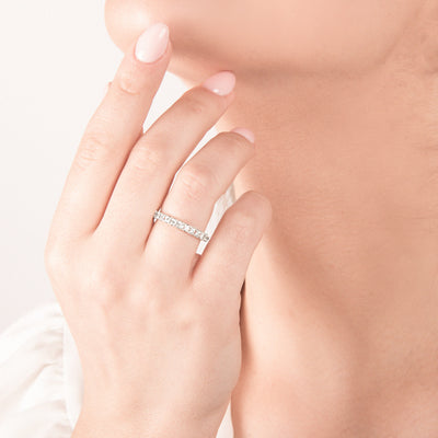 18kt Weißgold Memoire Ring (Diamantengrößen: 0.28ct - 1.68ct)