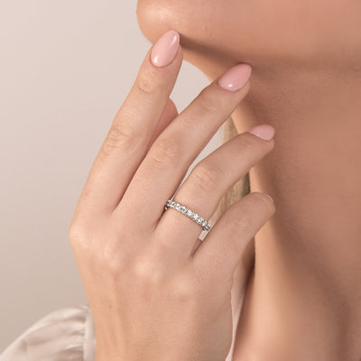 18kt Weißgold Memoire Ring (Diamantengrößen: 0.28ct - 1.68ct)