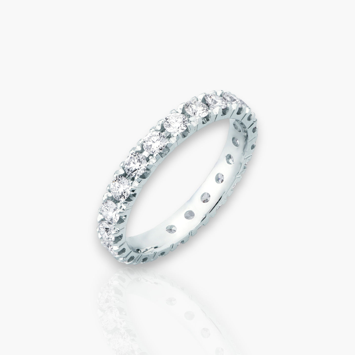18kt Weißgold Memoire Ring (Diamantengrößen: 0.28ct - 1.68ct)