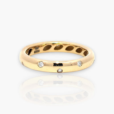 Wedding Band - Yellow Gold with small brilliants