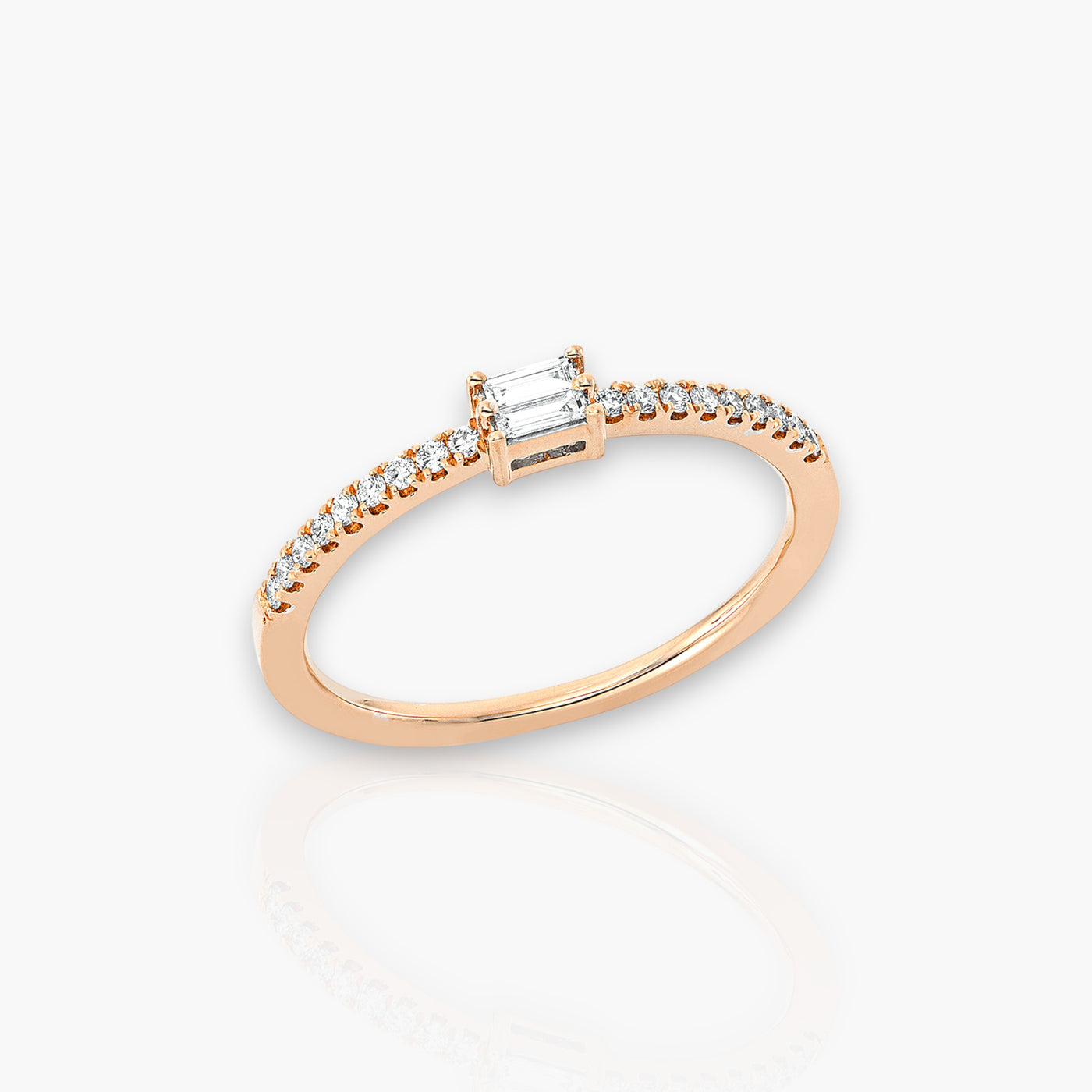 18kt Rose Gold Ring, 2 Baguette and 18 Brilliant Diamonds