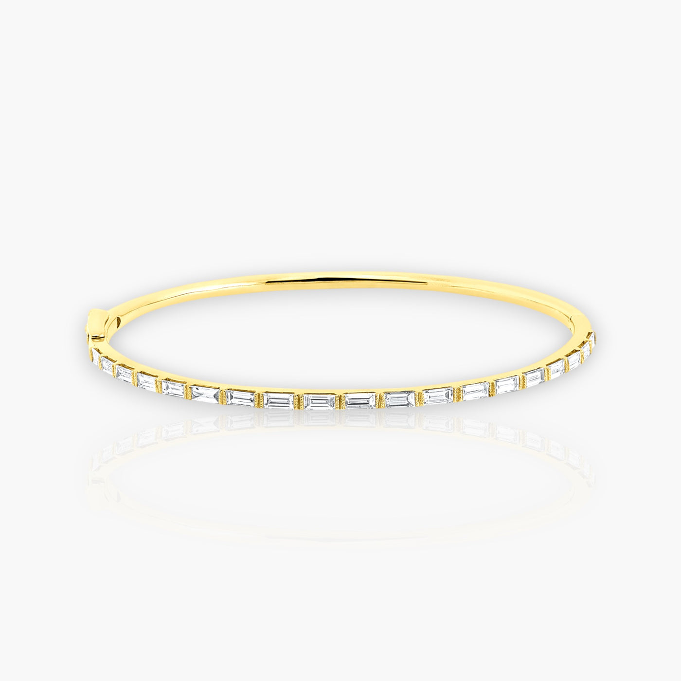 18kt Yellow Gold Bangle with Baguette Diamonds