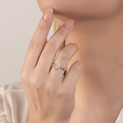 18kt Rosegold Verlobungsring mit 4 Krappen (8 Diamanten Größen verfügbar).