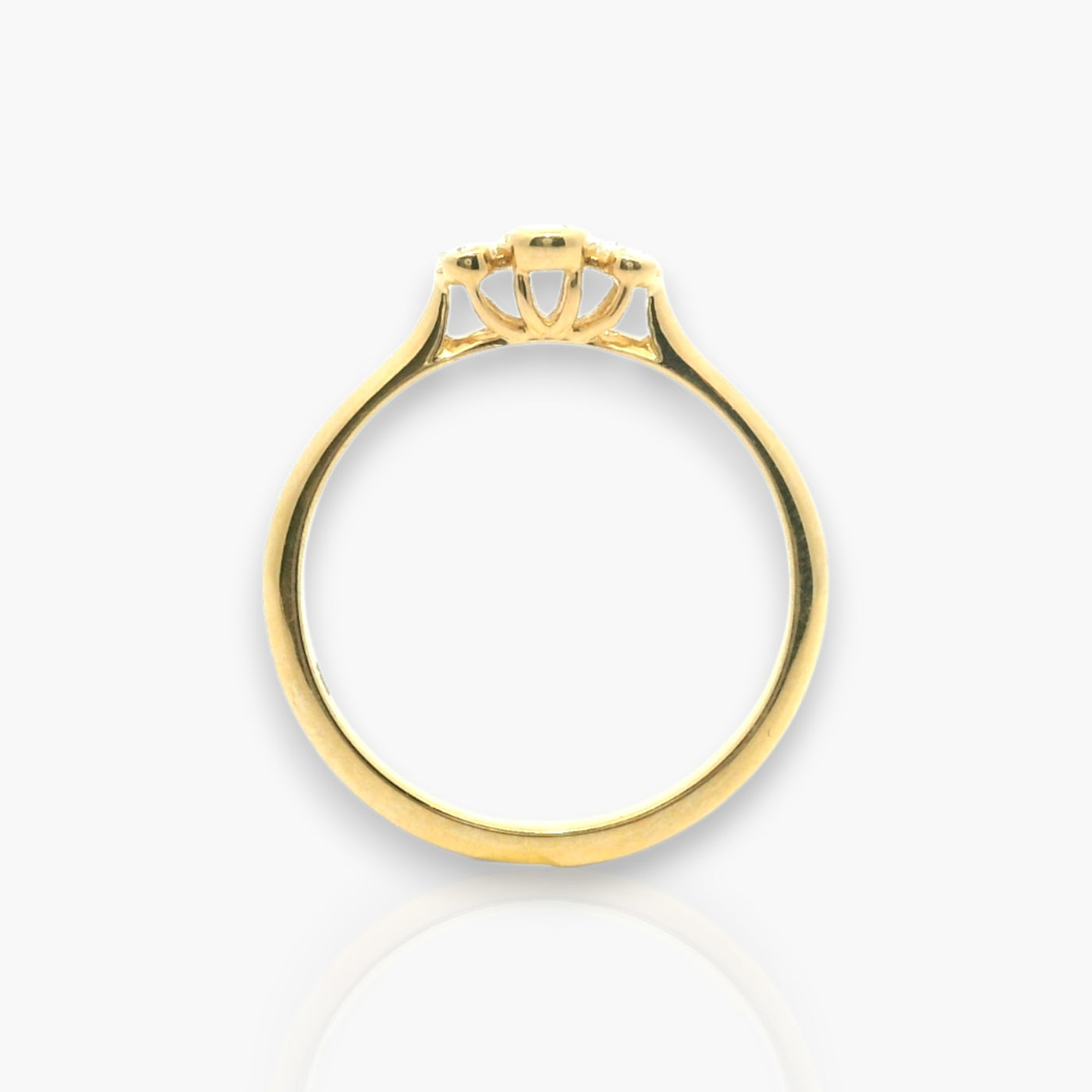 18kt Yellow Gold Ring with 3 Oval-shaped Diamonds