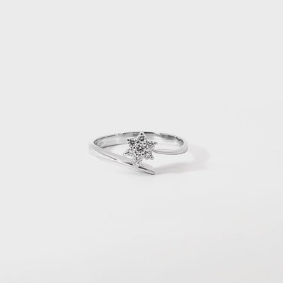 Flower Ring with 0.11ct diamonds